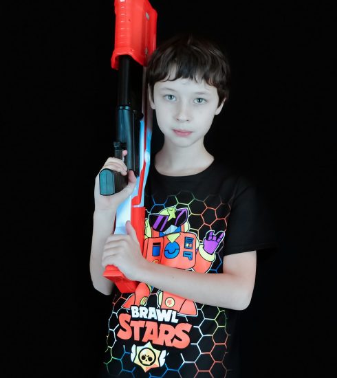 Boy Kid Toy Gun Nerf Toy Gun  - Victoria_Borodinova / Pixabay