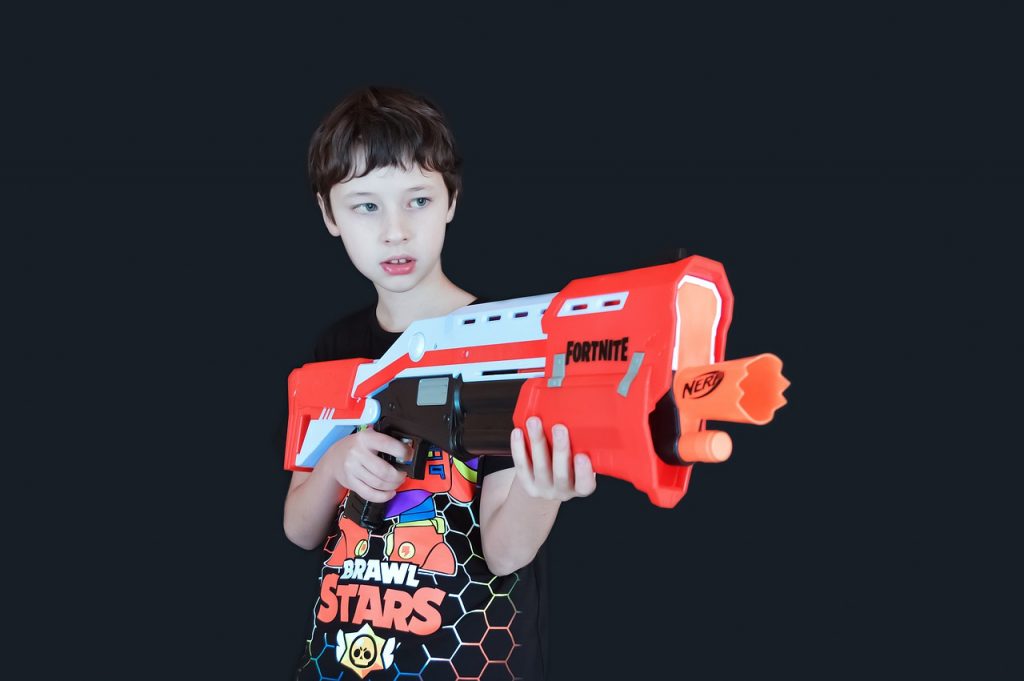 Boy Kid Toy Gun Nerf Toy Gun - Victoria_Borodinova / Pixabay