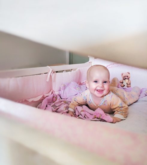 Kid Baby Bed Cot Baby Sleeps  - rinkfs / Pixabay