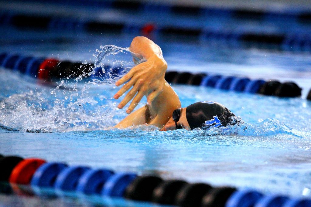Swimming Swimmer Pool Competition - huddlestonco / Pixabay