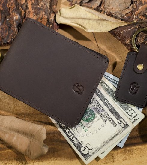 Wallet Money Flat Lay Dried Leaves  - slendersnakewallet / Pixabay