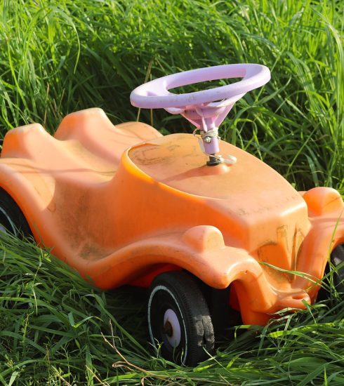 Toy Car Toy Dare Childhood  - manfredrichter / Pixabay